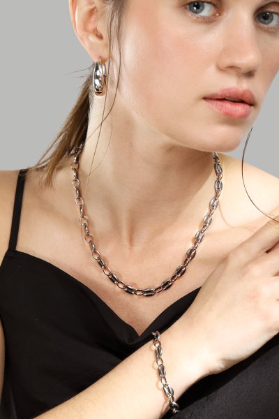 Boucles d’oreilles Bold Curve – Plaquées argent