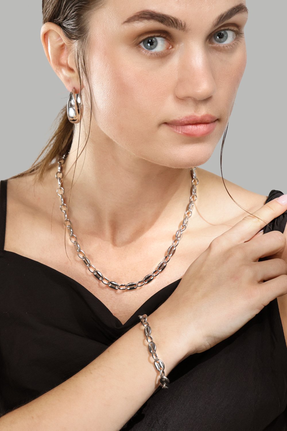 Boucles d’oreilles Bold Curve – Plaquées argent